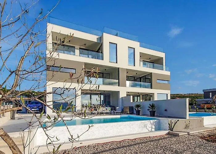 Sunset Рованьска